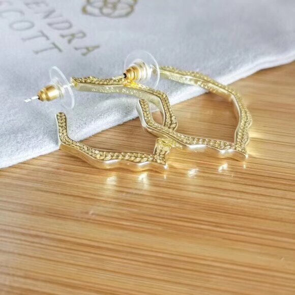 Kendra Scott Stud Earrings - Picture 2 of 3